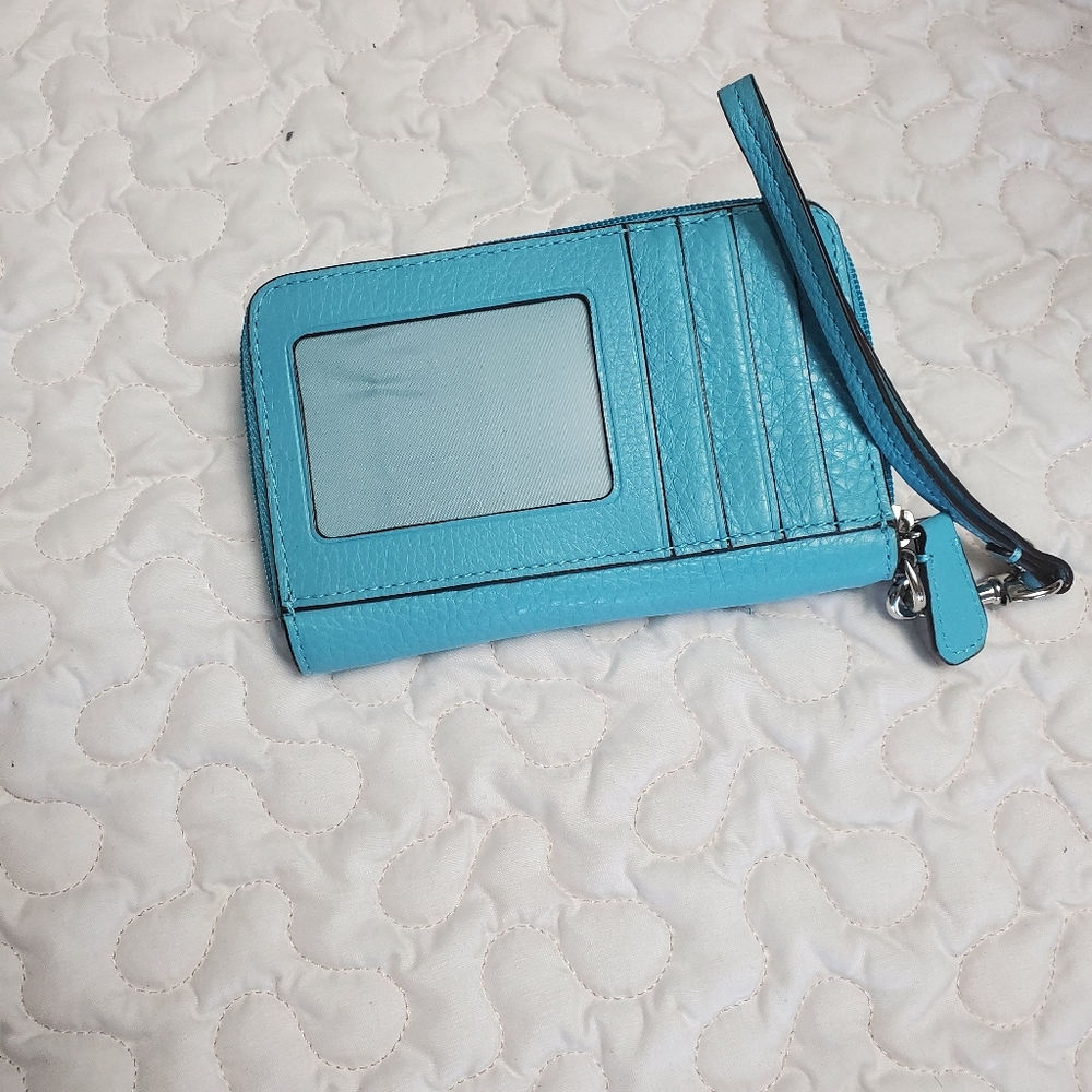 COACH small leather wristlet . - Picture 12 of 14